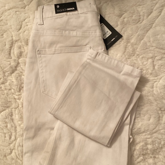 NWT Fashion Nova Hit the Freeway White Jeans - Picture 3 of 4